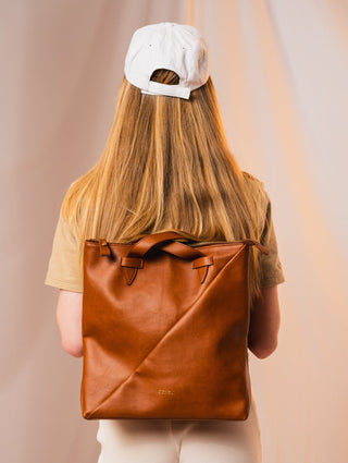 Coneli convertible tote bag shown as the reinvented, versatile bag style of 2026