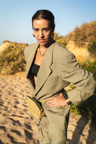 Coneli sustainable bag styled as a versatile piece in a minimal capsule wardrobe