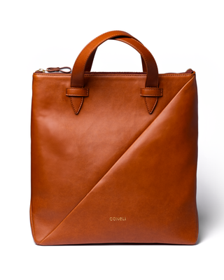 The Coneli Tote bag a versatile bag able to transfer to a back pack with two steps
