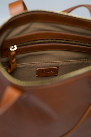 Coneli Tote adaptable to backpack in color camel from inside