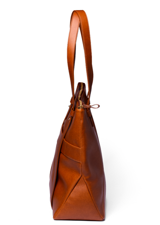 Coneli Tote bag from side in color camel